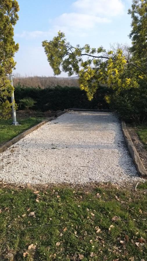 Gite La Garrigue Montbarla Exteriér fotografie